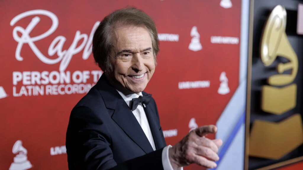 El alimento que mantiene a Raphael en plena forma a sus 82 años: "Me gusta mucho"