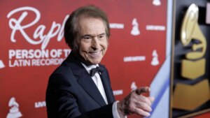El alimento que mantiene a Raphael en plena forma a sus 82 años: «Me gusta mucho»