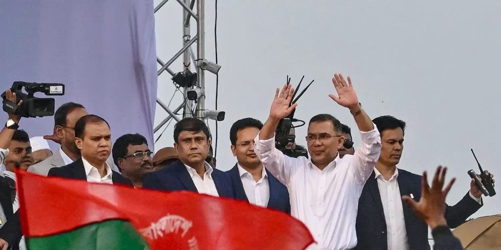El aspirante a primer ministro de Bangladés regresa tras 17 años en el exilio antes de las elecciones
