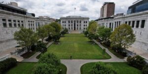 El encargado de la morgue de la facultad de Medicina de Harvard, condenado a ocho años de cárcel por vender restos humanos
