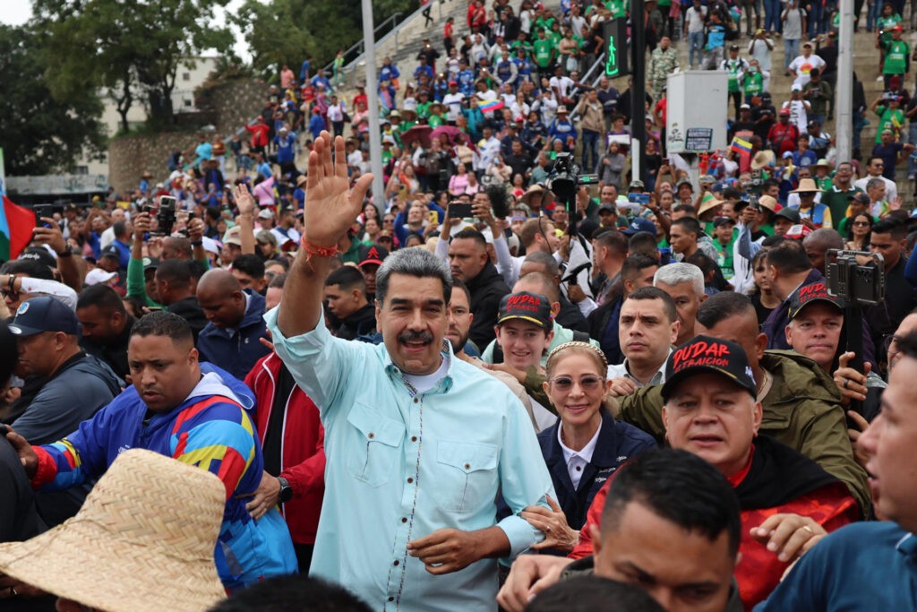El “gobierno comunal de transición al socialismo” que anuncia Maduro: con qué se come, según analistas