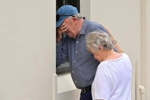 El «héroe» del atentado de Sídney recibe una donación de más de dos millones de dólares en la cama del hospital | elperiodico.com