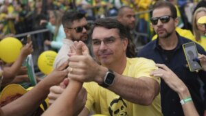 El hijo de Jair Bolsonaro oficializó su candidatura a presidente en las próximas elecciones de Brasil