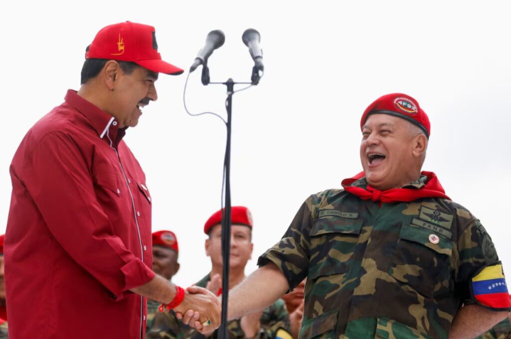 El "nuevo" buró político de los mismos chavistas de siempre que acompañan a Maduro