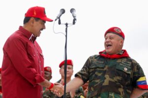 El «nuevo» buró político de los mismos chavistas de siempre que acompañan a Maduro