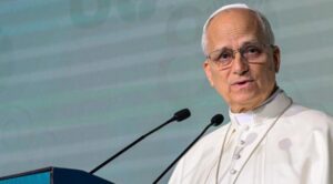 El papa expresa a Zelenski su «urgente deseo» de una paz justa