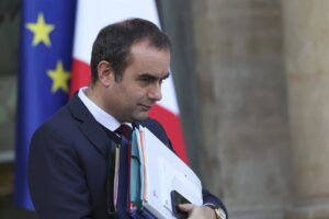 El primer ministro de Francia confía en que se aprobarán los presupuestos si se dejan de lado los «juegos políticos» | europapress.es