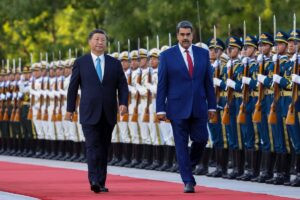 El régimen de Maduro se abraza a China y Rusia ante el cerco de Trump a los buques petroleros