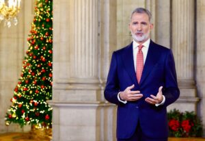 El rey de España advierte de una ‘crisis de confianza’ en las democracias