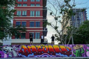 El «¡Naguará!» se impuso en los muros de Wynwood durante el Art Basel Miami Beach 2025