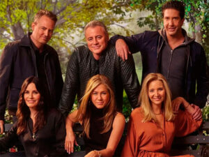 Elenco de Friends homenajean a Matthew Perry con colección de arte benéfico para su fundación