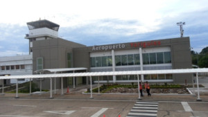 Emergencia en aeropuerto de Barrancabermeja: avión no pudo aterrizar por supuestos carros de bomberos atravesados en la pista: ‘Hizo como un cohete’