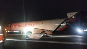 En video e imágenes quedó registrada la emergencia y daños de avión en el tren de aterrizaje en el aeropuerto Ernesto Cortissoz de Barranquilla