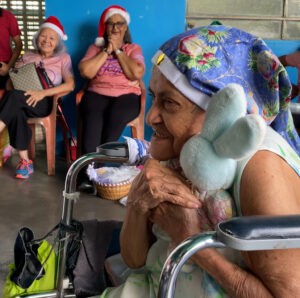 Encuentro Yoga celebró 12 años de fundado desde el asilo San Vicente de Paúl