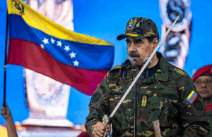 Entrampado en su retórica de guerra