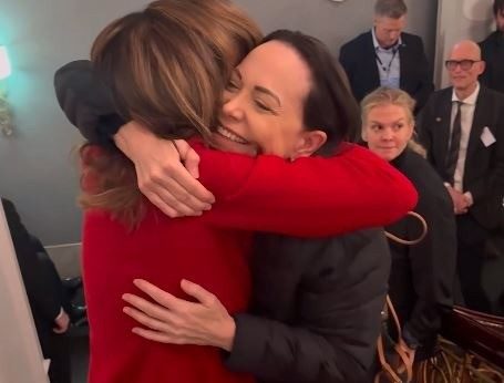 "Es indoblegable": María Elvira Salazar tras encuentro en Oslo con María Corina Machado - AlbertoNews