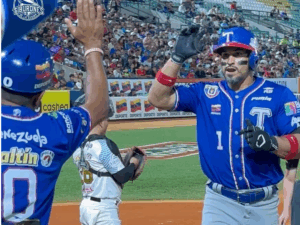 Escobar y Barreto impulsaron victoria de Tiburones