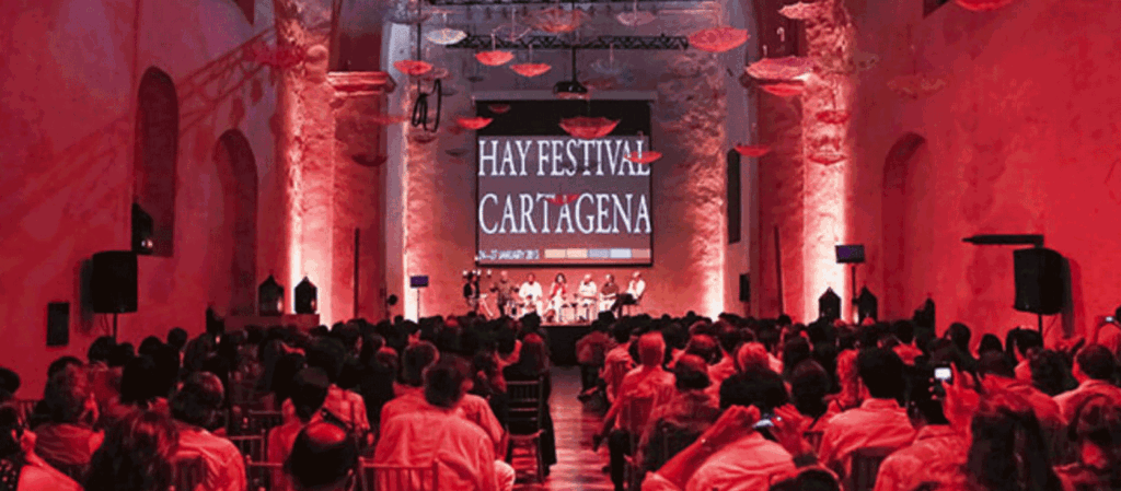 Escritora colombiana Laura Restrepo renuncia a festival en el que participará María Corina Machado