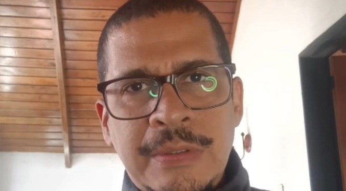 Esposa del politólogo Nicmer Evans exige saber su paradero tras presunta detención