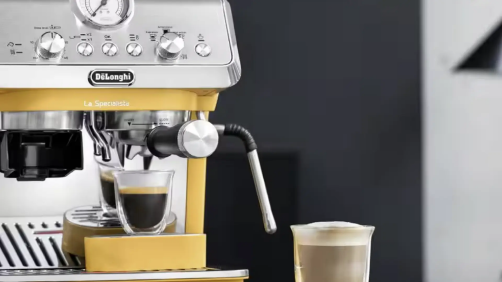 Esta superautomática de DeLonghi está 100 euros más barata para que sea tu 'regalazo' de esta Navidad