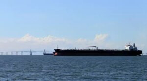 Estados Unidos ordena a sus militares cumplir «cuarentena» del petróleo venezolano