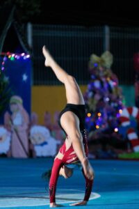 Estudiantes bolivarenses innovan con una exitosa exhibición de patinaje y gimnasia