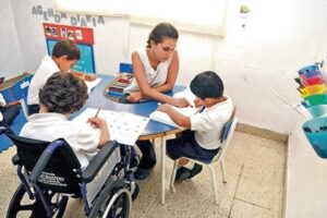 Estudiantes latinoamericanos con discapacidad tienen un acceso desigual a la educación