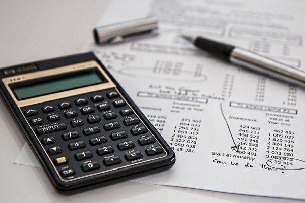 Experto sugiere revisar impuestos para mejorar condiciones de empresas en Venezuela