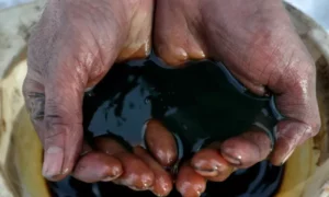 Exportaciones de crudo venezolano a petroleras europeas cerrarán con caída del 75%