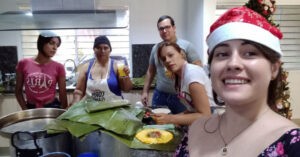 Familia se reúne para hacer una (1) hallaca – El Chigüire Bipolar