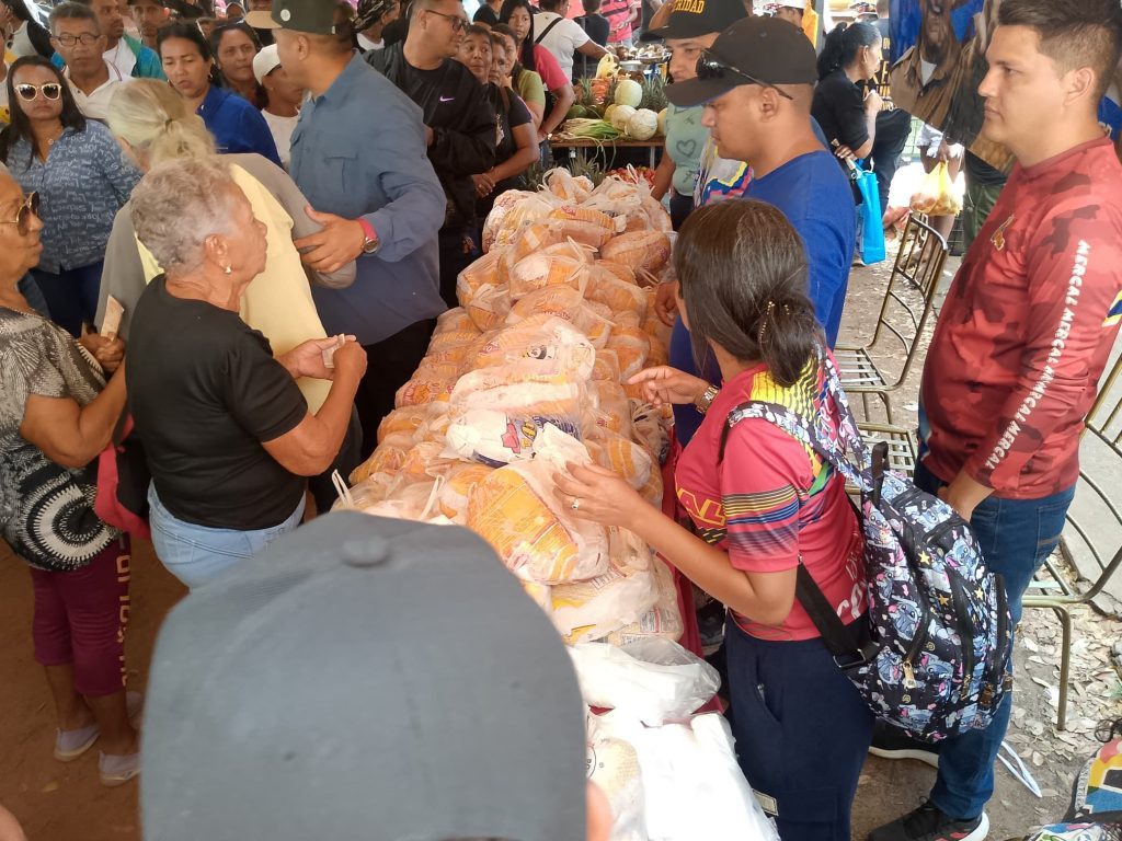 Feria del Campo Soberano dinamiza economía popular en Caicara del Orinoco