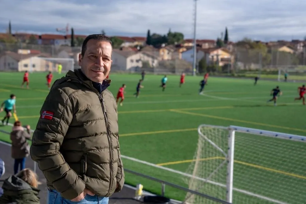 Fernández Calle (Vox) va a ver un partido de su hijo en la jornada de reflexión del 21D, que pasará con familia y amigos