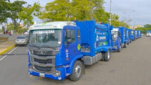 Gobernadora recibió 11 nuevas compactadoras para optimizar recolección de desechos en Bolívar