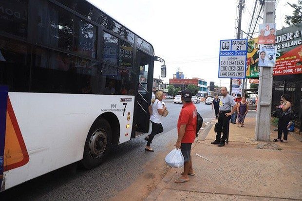 Gobierno paraguayo reporta circulación normal de buses en primer día de paro de transporte