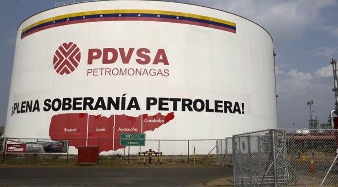 Gobierno pide a trabajadores extremar vigilancia en instalaciones petroleras