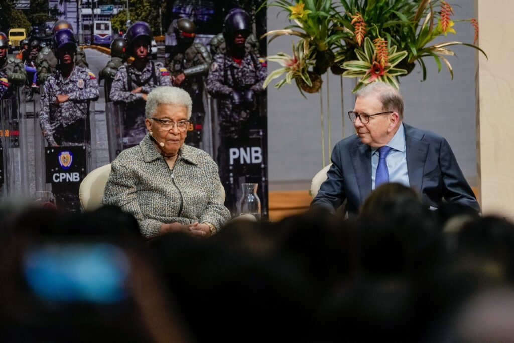 González Urrutia aboga por una "transición pacífica y ordenada" en Venezuela
