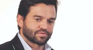 Gonzalo Martín-Villa sale de Telefónica tras asistir a De Paz en la nueva filial de Infra