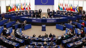Guerra en Ucrania | Los premios Sajárov de 2025 advierten que la guerra híbrida y la desinformación rusas se acercan «al corazón de Europa» | elperiodico.com