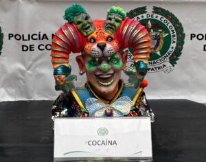 Hallan más de tres kilos de cocaína ocultos en una escultura en Bogotá