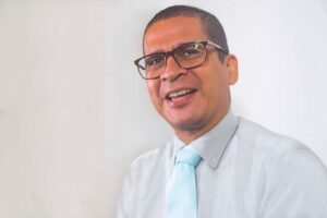Nícmer Evans recibió la visita de su esposa en El Helicoide, pero nadie sabe de qué se le acusa