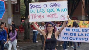 Histórica reducción de feminicidios de un 70 % en el Valle, pero preocupan casos de violencia intrafamiliar que ponen en riesgo a la población LGBTIQ+
