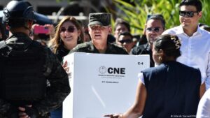 Honduras reanuda escrutinio especial tras pausa de 12 horas – DW – 22/12/2025