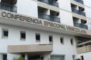 Iglesia aboga por la paz: conflictos políticos y crisis económica ensombrecen la Navidad