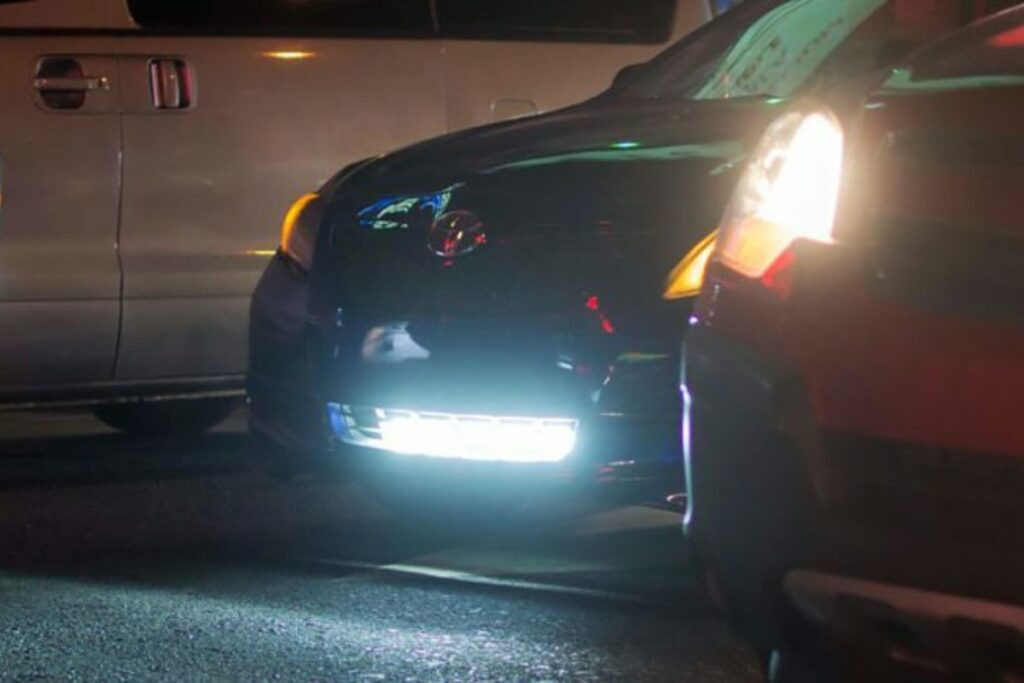 Intt arrancó operativo para prohibir y retirar luces LED de vehículos