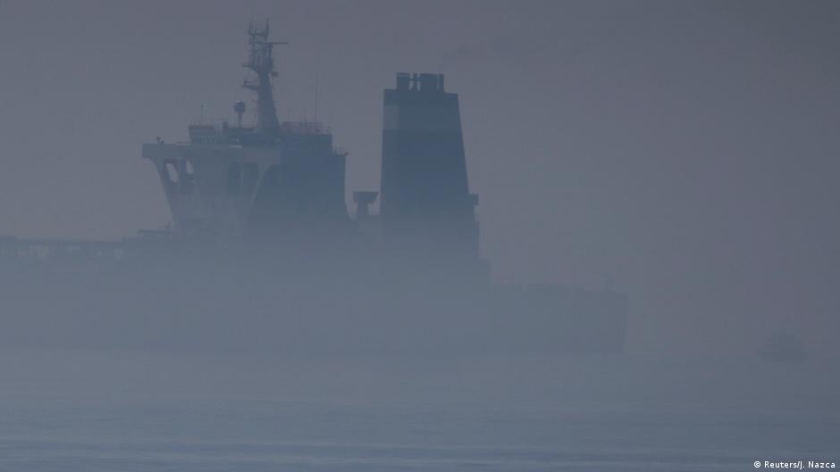 Irán incauta un petrolero extranjero por contrabando – DW – 13/12/2025
