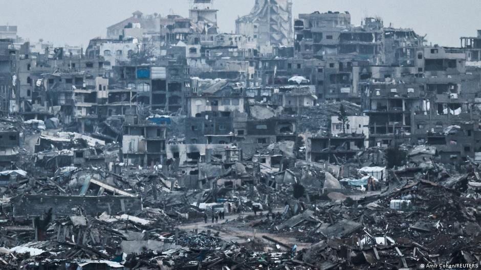 Israel retirará licencia a 37 ONG que operan en Gaza – DW – 30/12/2025