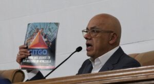 Jorge Rodríguez propone retirar la nacionalidad a Guaidó