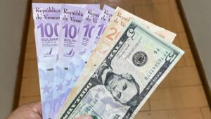 José Guerra: Inflación cerrará en 590 y tasa de cambio oficial en 300 bolívares