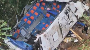 Joven herido en el fatal accidente del bus escolar en Remedios, Antioquia, narra los momentos de angustia: ‘Intenté llamar a emergencias’