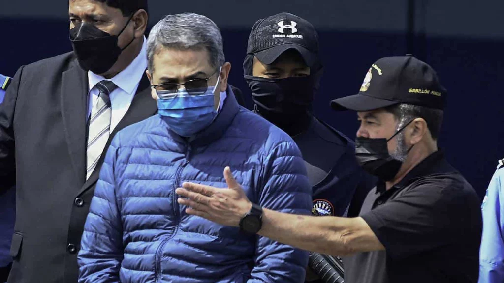 Juan Orlando Hernández, de una condena por narcotráfico a la libertad de la mano de Trump - AlbertoNews